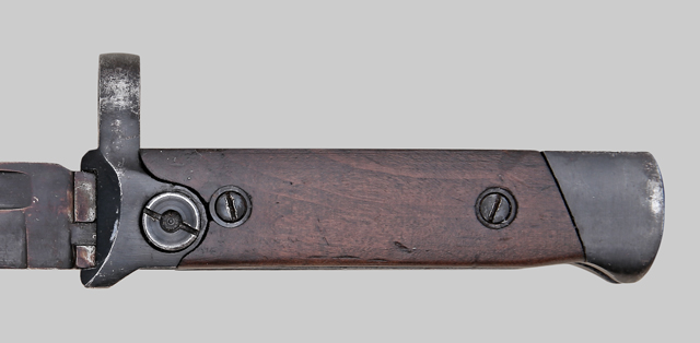 Image of Italian M1938 latch-lock folding bayonet.