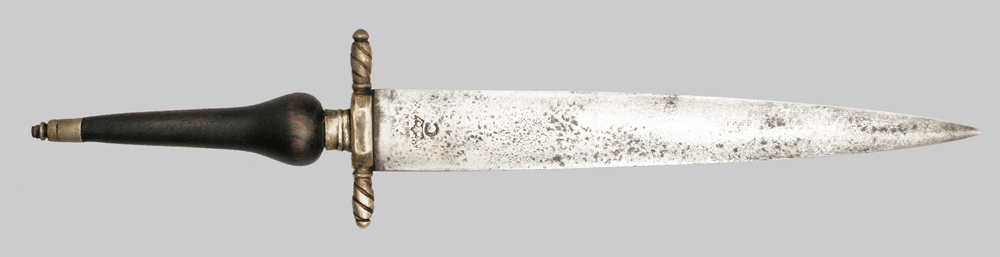 Images of unidentified plug bayonet